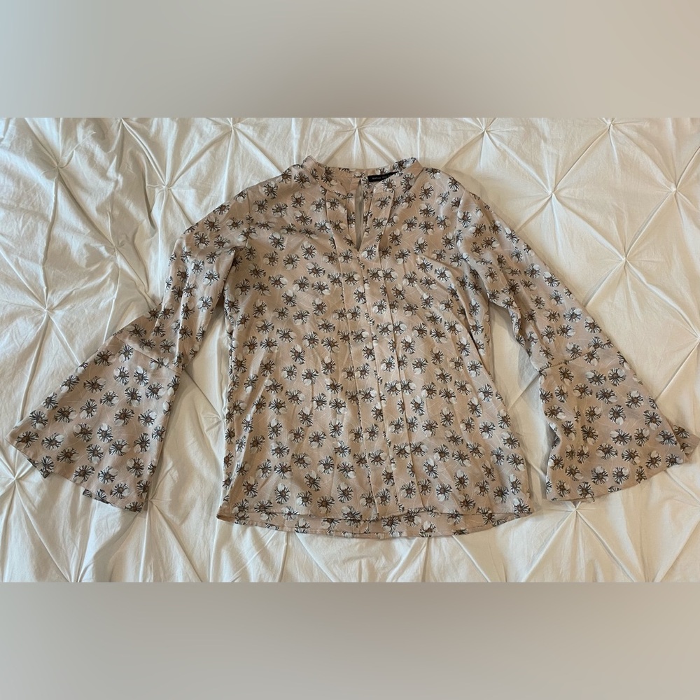 Banana Republic- Floral Beige Women's Top, size small